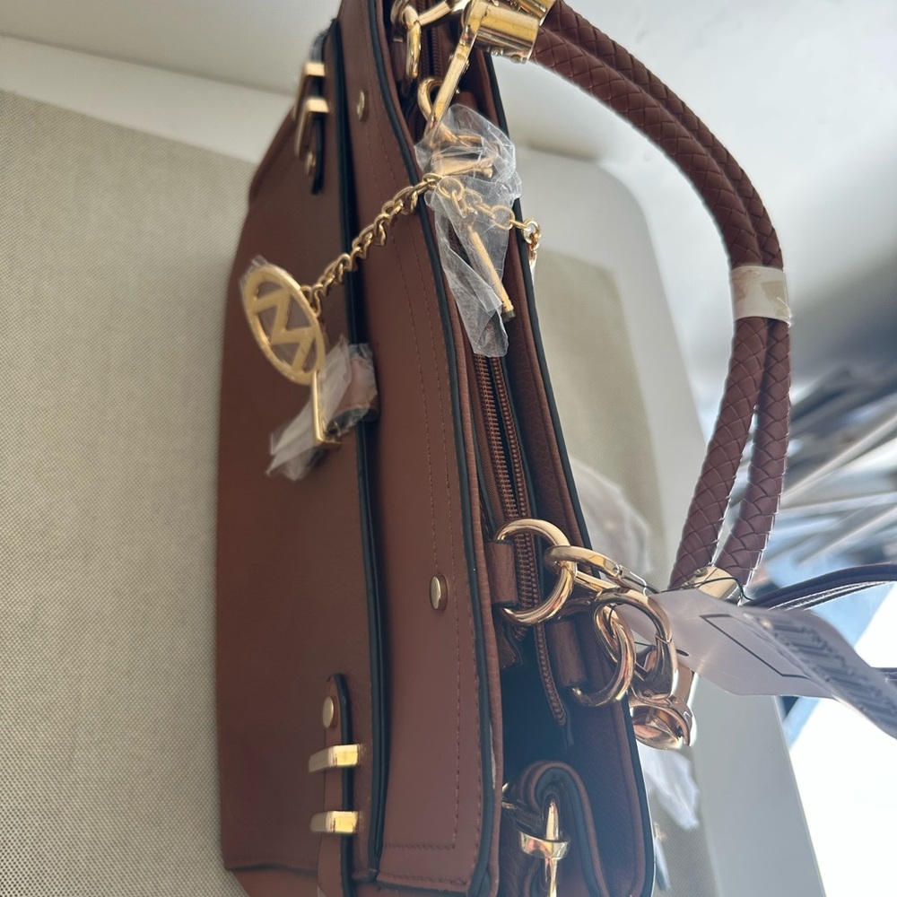 NWT MIA K. Collection Women's Leather Brown Handbag/Crossbody with Wristlet - Picture 7 of 15